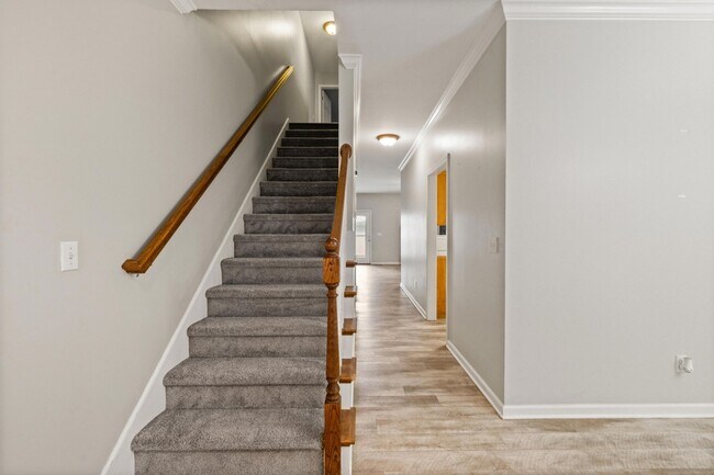 Photo - 377 Church St