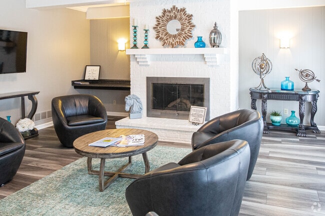 Clubhouse - Rolling Hills