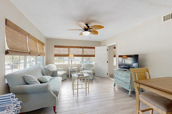 Photo - 116 47th St Unit SI ID1591433P