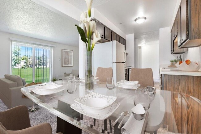 Photo - Crossroads Apartment and Townhomes