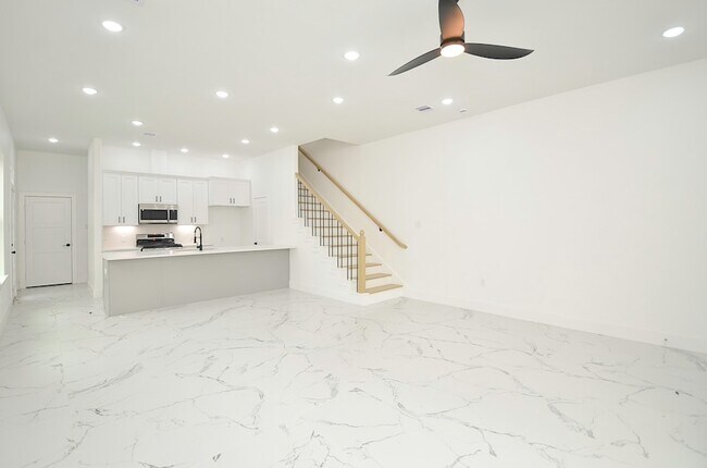 Photo - 9312 Waller St