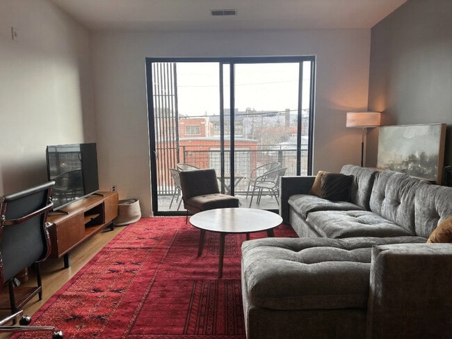 Building Photo - 324 S 2nd St Unit SI ID1504186P