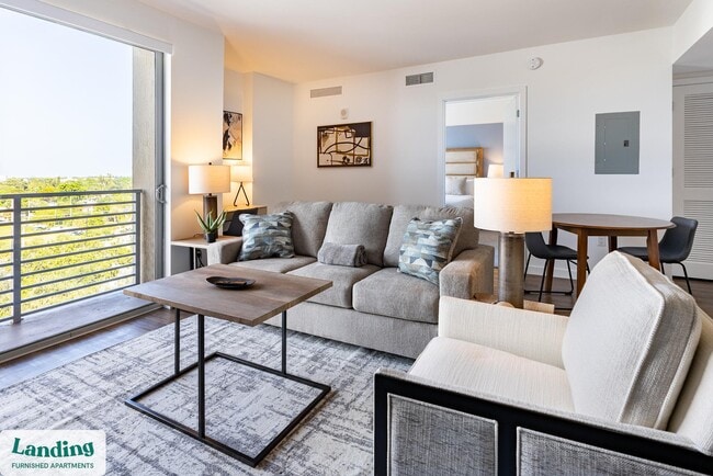 Building Photo - 200 NE 1st Ave Unit 711.1412289