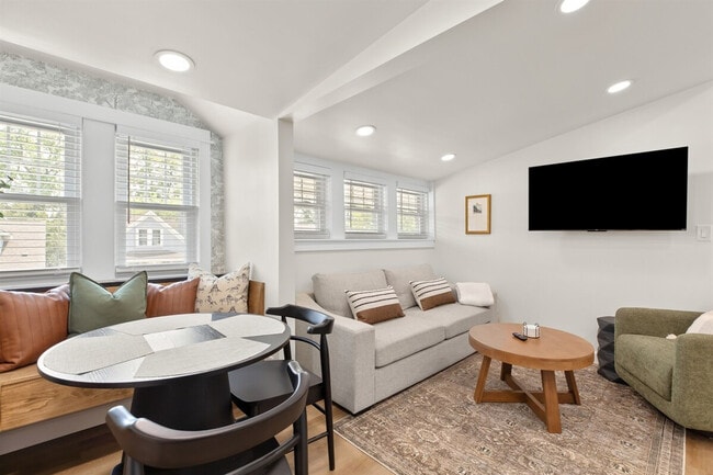 Photo - 221 Ardmore Dr Unit ID1262764P