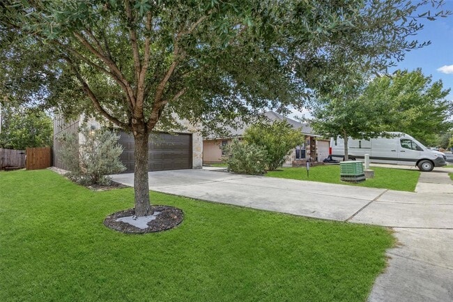 Photo - 7115 Thannas Way