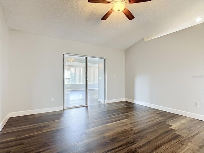 Photo - 227 Robbins Rest Cir