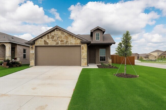 Building Photo - 810 Shear Dr