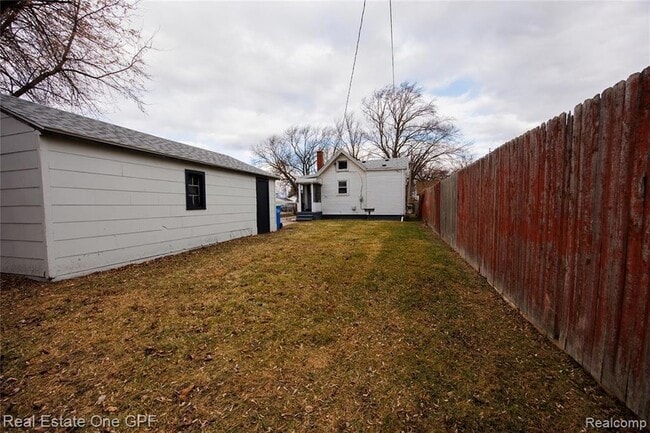 Photo - 8242 Maxwell Ave