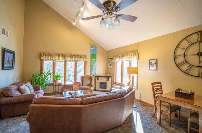 Photo - 3A Black Pine Unit ID1261564P