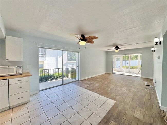 Photo - 1550 11th St NE Unit E2