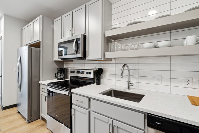 Photo - 423 E Michigan St Unit SI ID1032100P