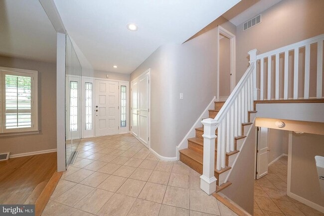 Photo - 327 Strathmore Rd