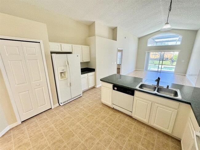 Photo - 1317 Casterton Cir