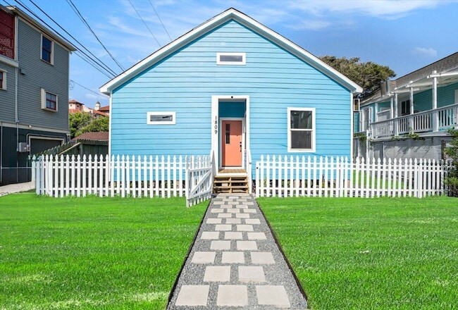 Building Photo - 1809 19th St