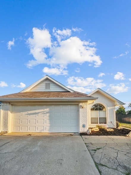 Photo - 909 Plantation Dr