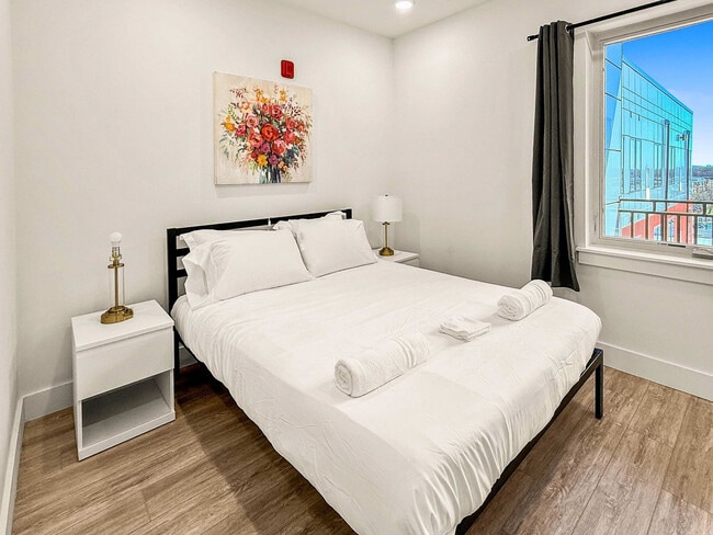 Photo - 2400 E Huntingdon St Unit ID1231679P