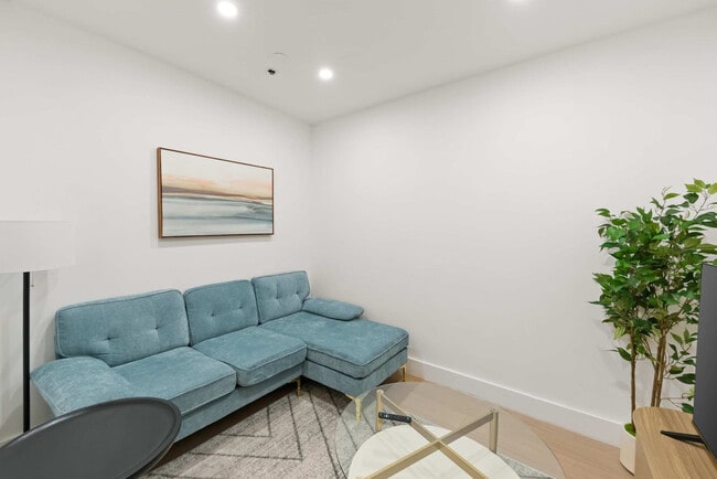 Photo - 19 St Marks Pl Unit ID1299055P