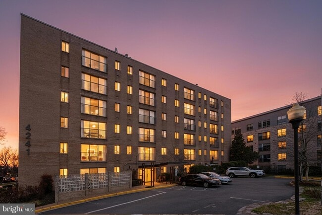 Building Photo - 4241 Columbia Pike Unit 601