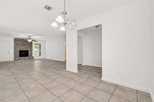 Photo - 29311 Raestone St