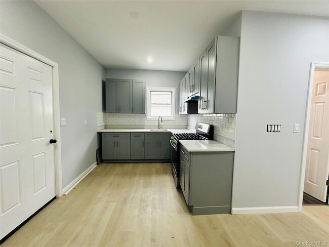 Photo - 8 Morgan Ave Unit 4