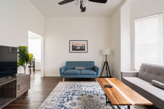 Photo - 2334 SE 8th Ave Unit ID1309820P