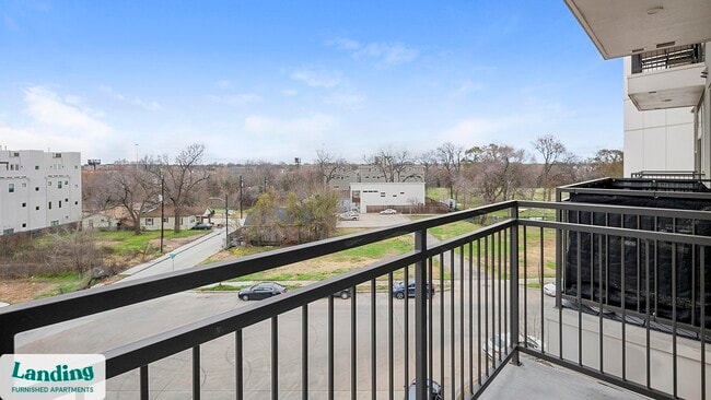 Photo - 3030 Summer St Unit 476