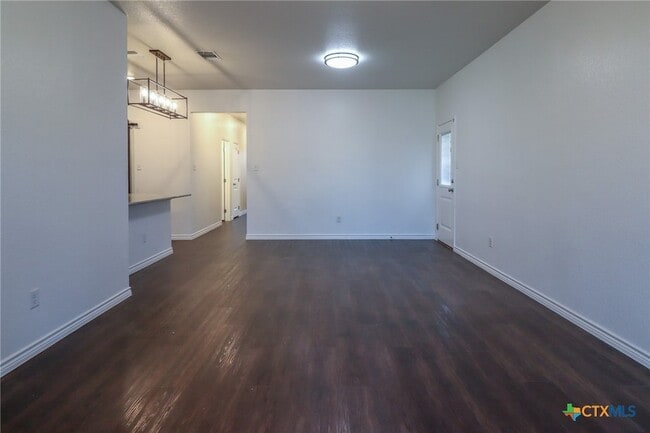 Photo - 5005 Rose Gdn Lp