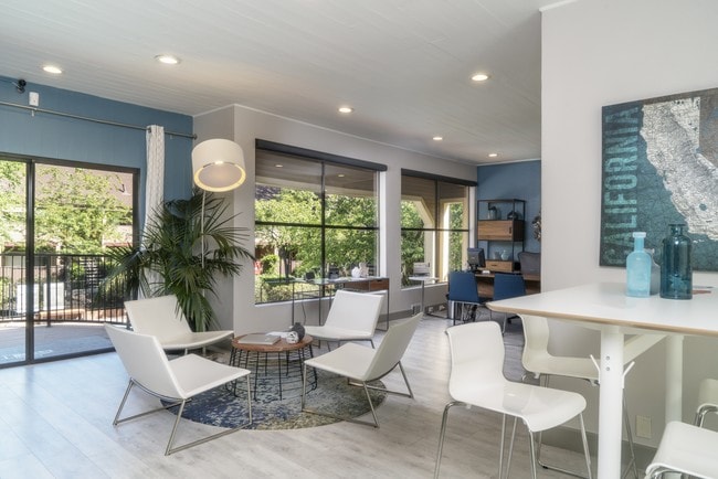 Woodchase Apartments - Woodchase Apartments