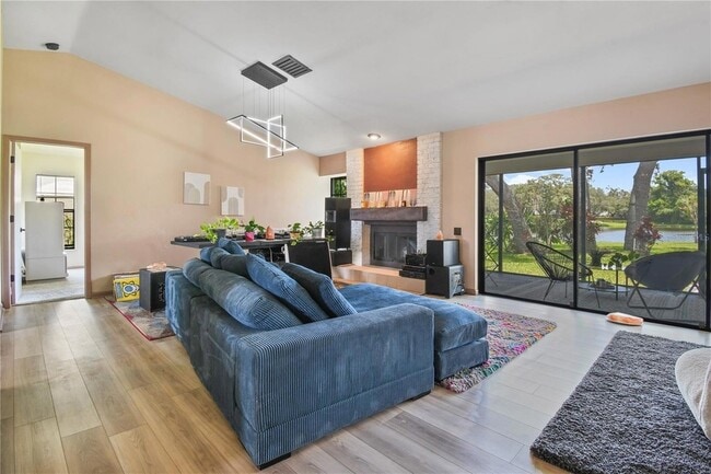 Photo - 2906 Windridge Dr