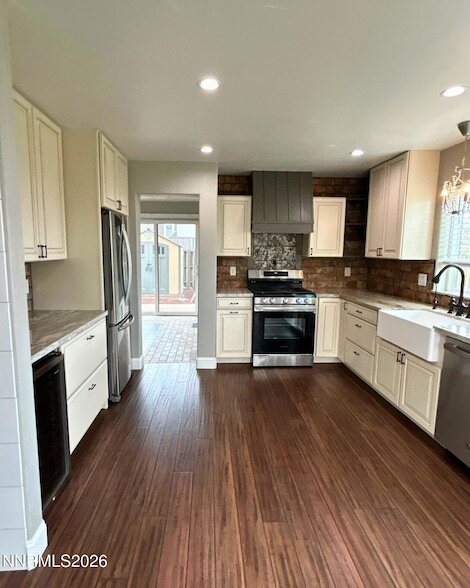 Photo - 2205 Stowe Dr