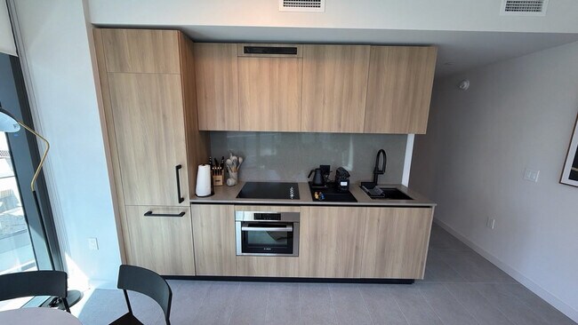 Photo - 121 NE 5th St Unit SI FL18-ID1505780P