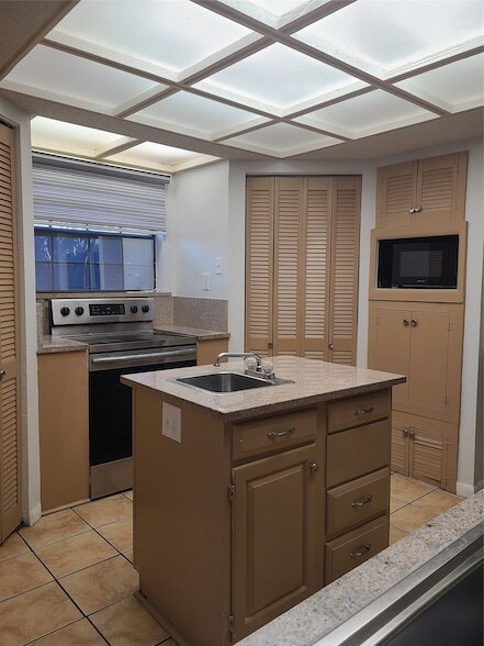 Photo - 305 Centennial Blvd