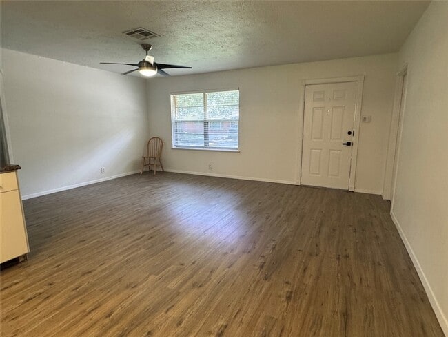 Photo - 935 Creager St