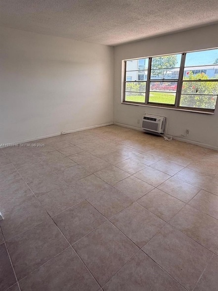 Photo - 210 Canterbury J Unit 1