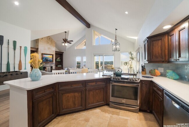 Photo - 693 Riviera Dr