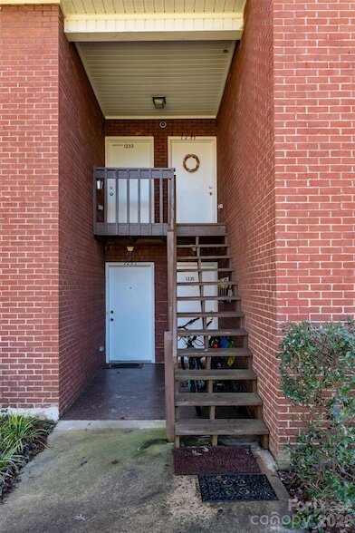 Photo - 1235 15th Ave NW