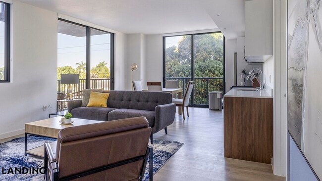 Building Photo - 3830 NW 11th St Unit 1-208