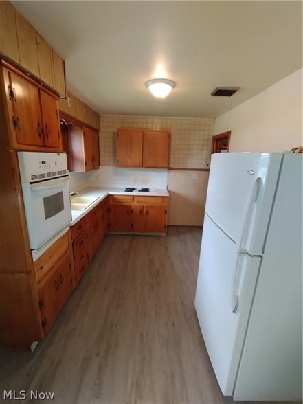Photo - 323 Marmion Ave