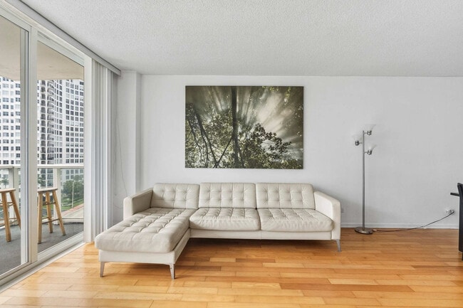 Photo - 5599 Collins Ave Unit SI ID1475832P