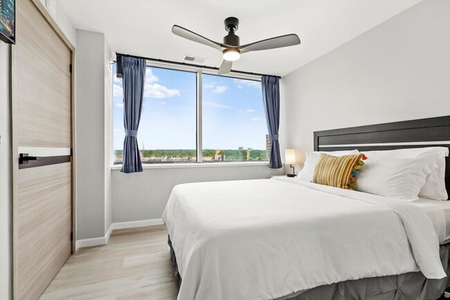 2BR, 2BA - 728SF - Reese Tower Apartments