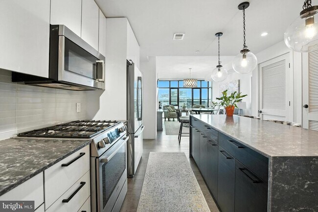 Photo - 70 N Street SE Unit 913 Unit 913