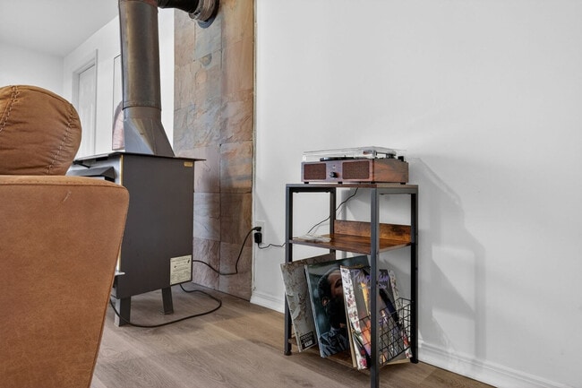 Building Photo - 453 Chamberlin Dr Unit SI ID1472907P