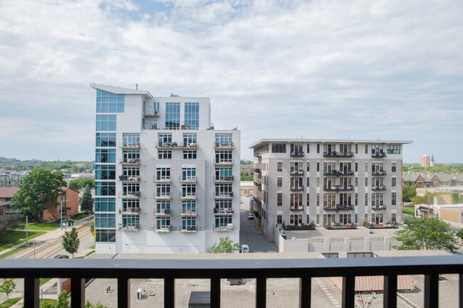 Photo - 1237 N Van Buren St Unit ID1379023P