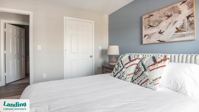 Building Photo - 400 Legends Terrace Dr Unit 6-303.1411365