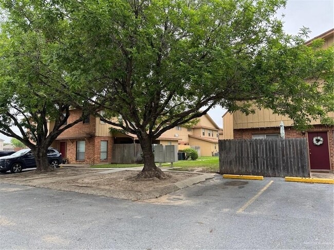Building Photo - 6800 N 23rd St Unit B-2