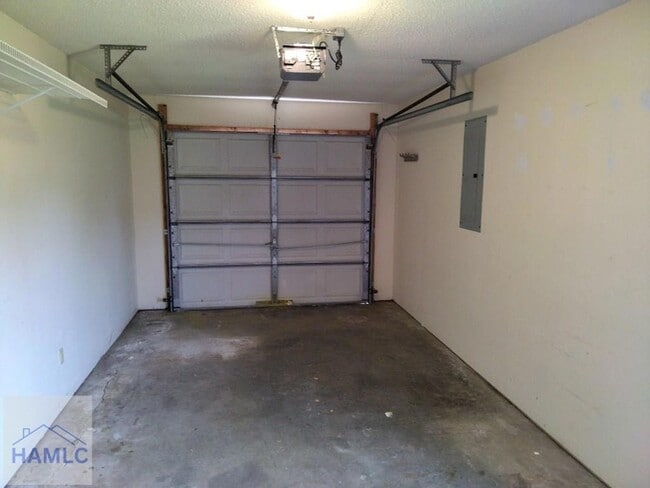 Photo - 905 King Air Ct