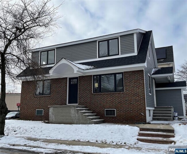 Photo - 17 Market St Unit 2