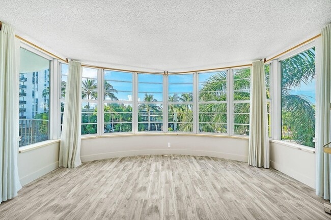 Photo - 3051 NE 48th St Unit 301