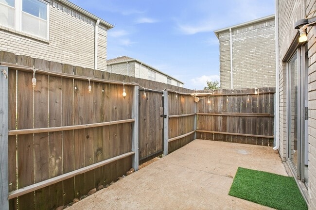 Photo - 7719 Cambridge St Unit 7719