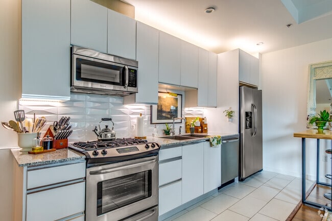 1BR, 1BA -710SF - The Meridia Apartments